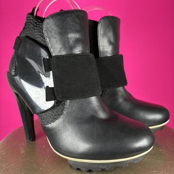 United Nude Winter Eros Black Leather Suede Rubber Heeled Ankle Boot Sz 37